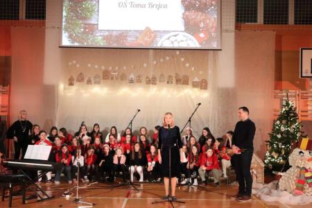 Božično-novoletni koncert Osnovne šole Toma Brejca  (66)